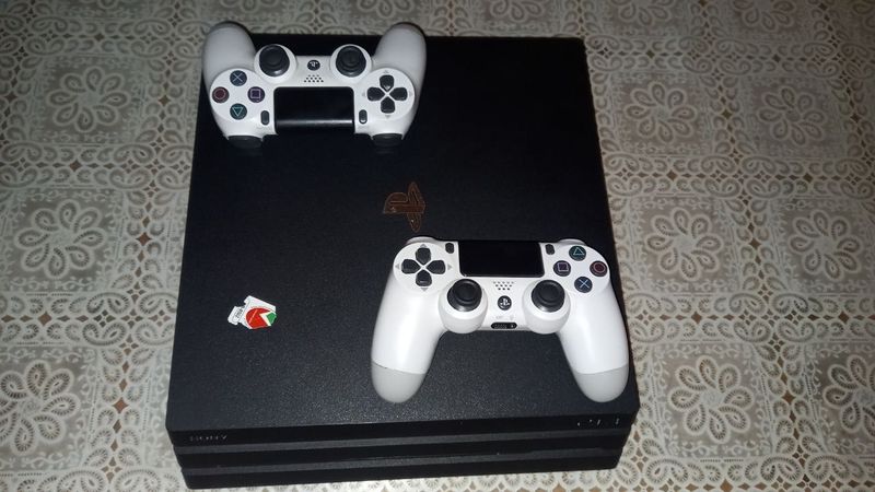 Playstation PS4 pro 1 TB Playstation PS4 pro 1 TB
