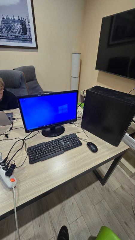 Компьютер для офиса и для работы, можно и для слабых игр Компьютер для офиса и для работы, можно и для слабых игр