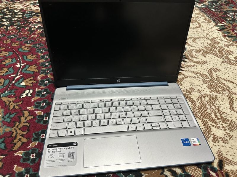 Hp notebbok 256 ssd 8 gb operatifka yangi hali Hp notebbok 256 ssd 8 gb operatifka yangi hali
