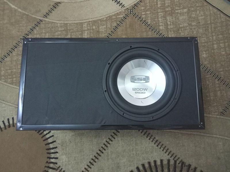 Продам Сабвуфер 10 дуймовый с ящиком в отличном состоянии. Продам Сабвуфер 10 дуймовый с ящиком в отличном состоянии.
