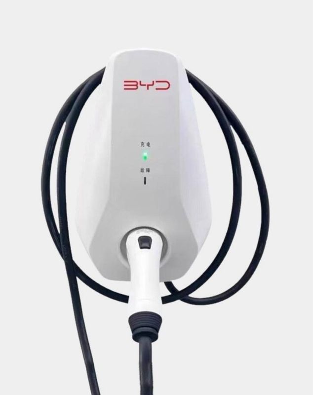 Elektromobillarni zaryatlash uskunasi BYD, 220 V, 7 KvT,