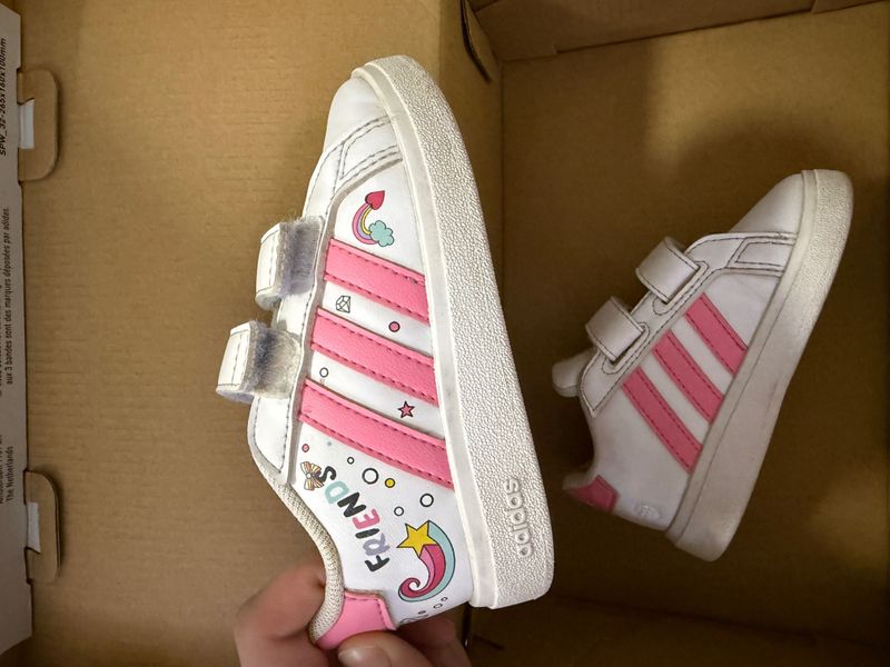 детские крассовки adidas детские крассовки adidas