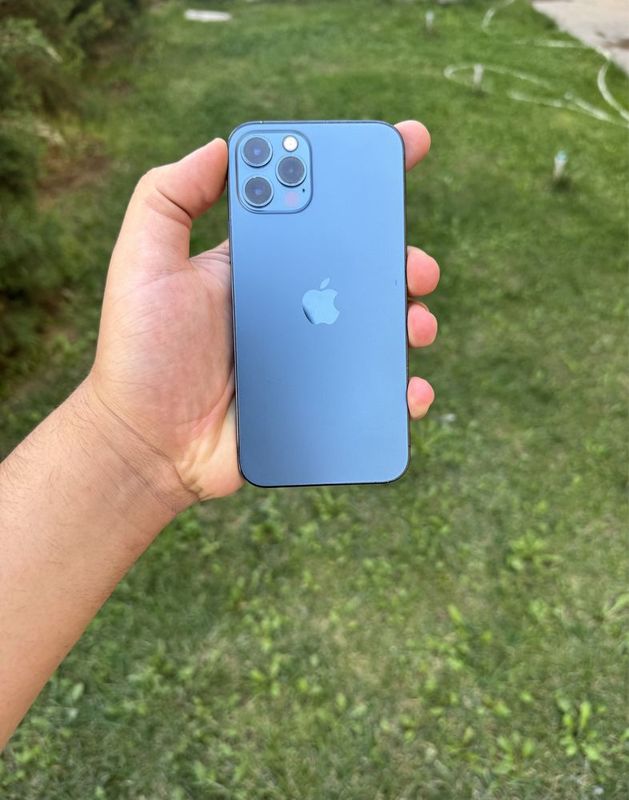 Iphone 12 Pro 128gb Xolat Yaxsh yomks 74 Ekrani Radnoy hama joy ishlid