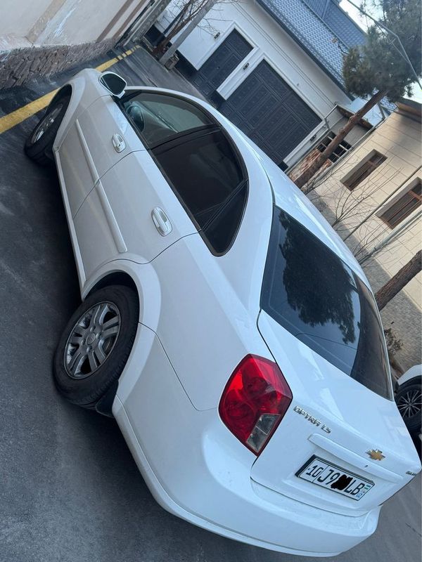 Lacetti , 1.6 mator holati yaxshi bez luk avtomat