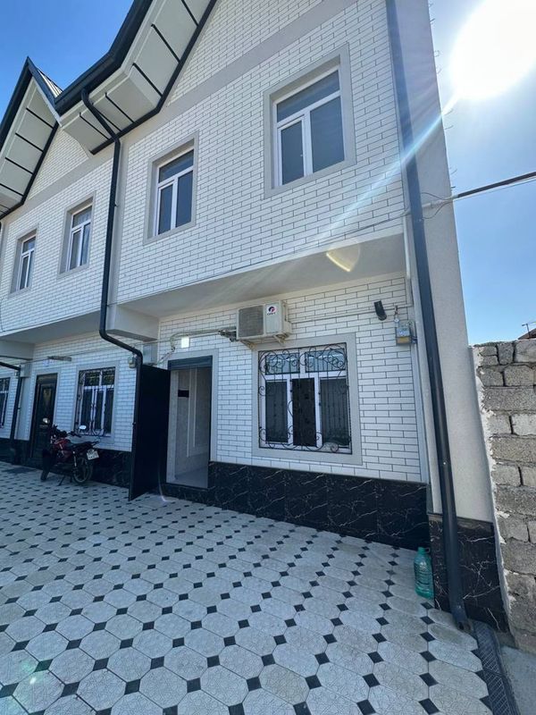 Продается коттедж 5 комнатный 1сотка Хонобод без двора Продается коттедж 5 комнатный 1сотка Хонобод без двора