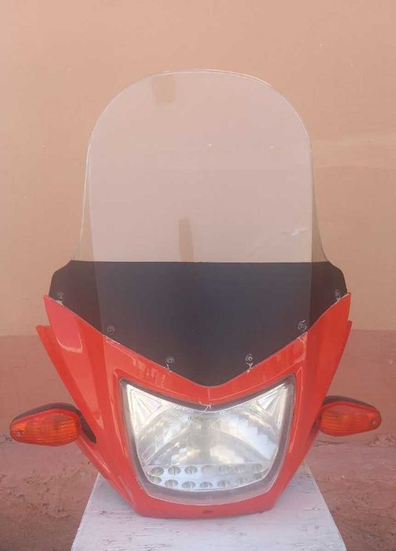 Lochin motosekli tarpeda va farlari