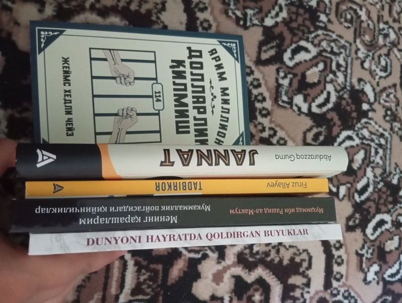 Kitoblar sotiladi xolati yaxshi Kitoblar sotiladi xolati yaxshi
