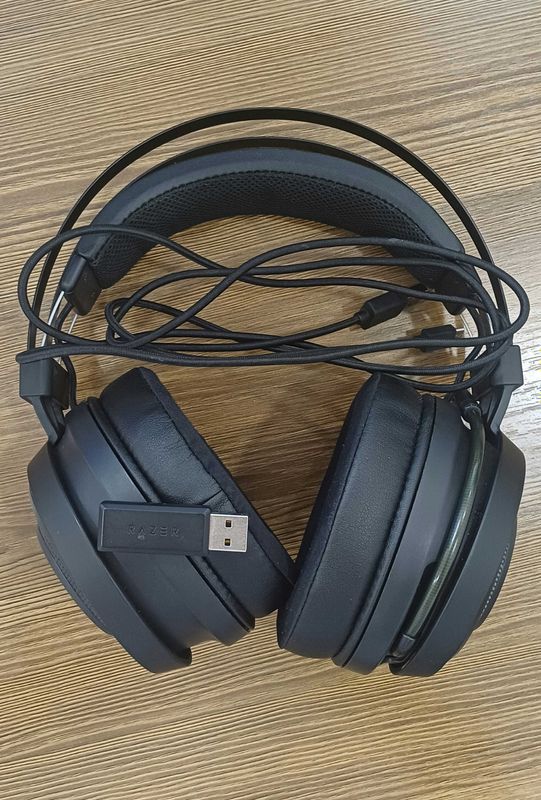 RAZER NARI ESSENTIAL wireless gaming headset RAZER NARI ESSENTIAL wireless gaming headset