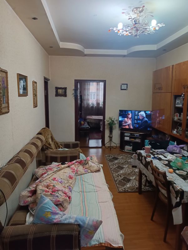 Продается 2 комнатная квартира на 3 этаже ялангач