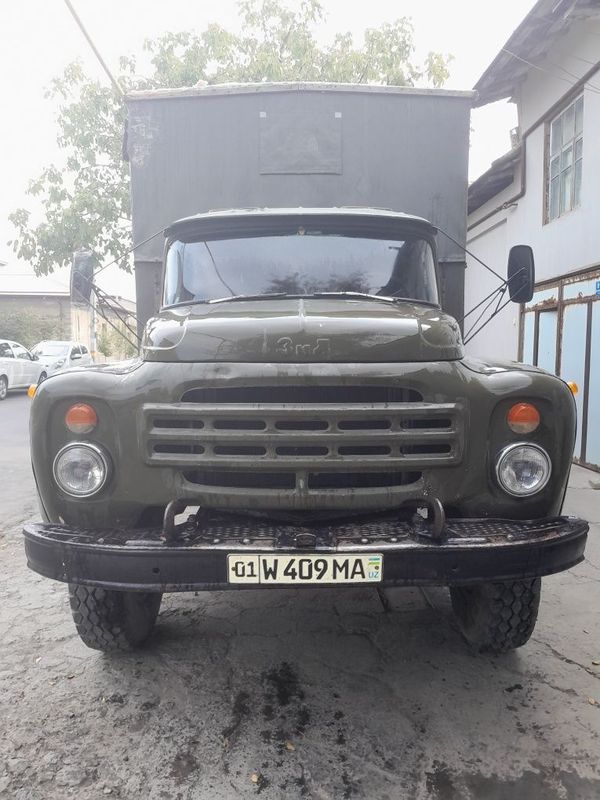 Zil 130 sotiladi