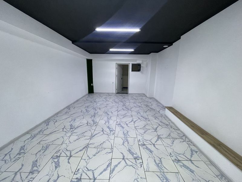 Srochna bezmakler Ofis ijaraga beriladi. Shaxriston metro 1 minutli