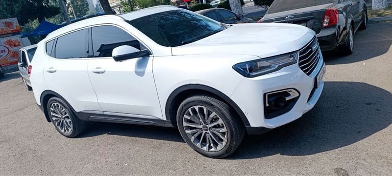 Haval H6 1.5t srochno sotiladi Haval H6 1.5t srochno sotiladi