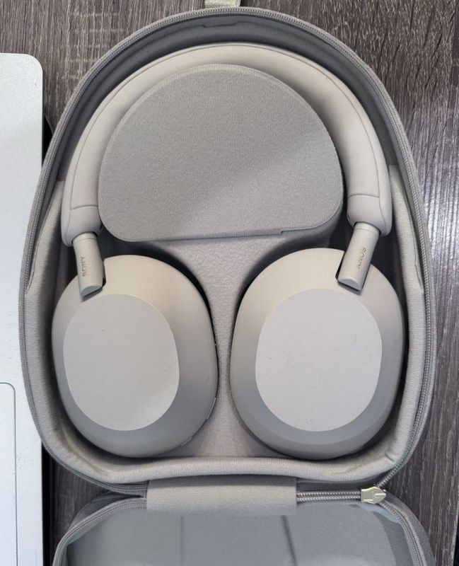 Sony WH-1000XM5