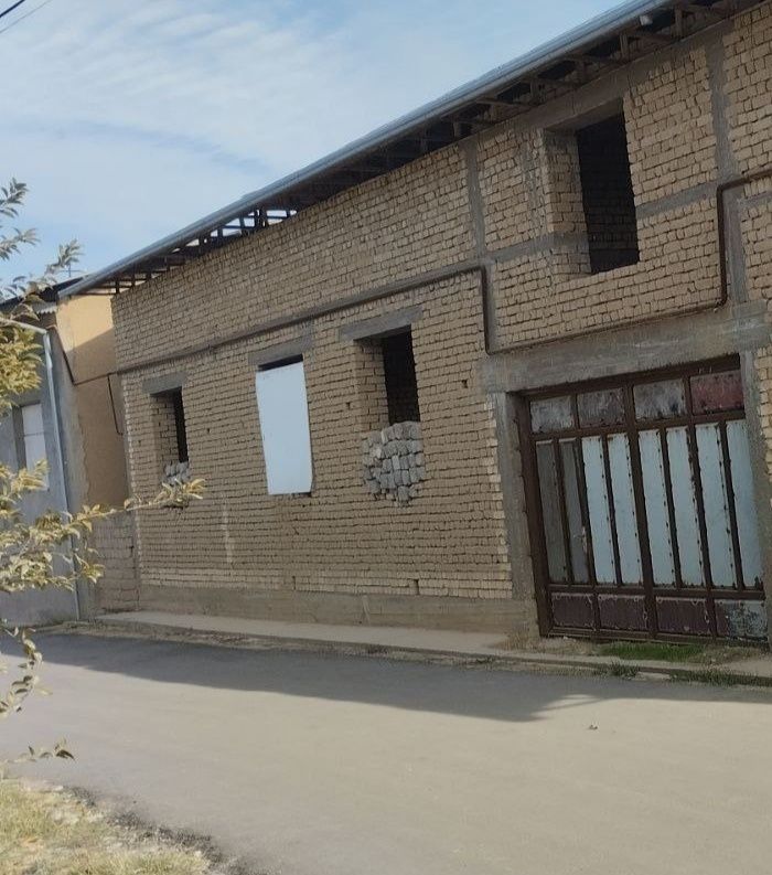 Uy sotiladi Zangiota erkinda