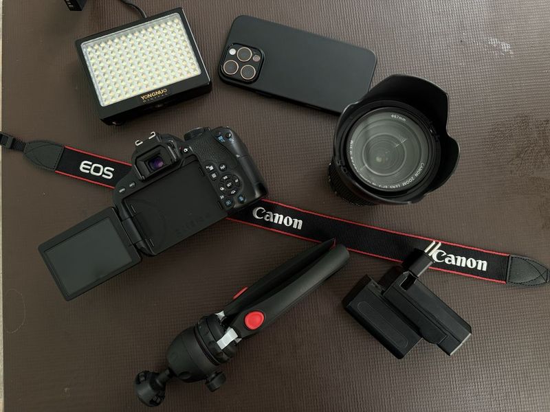 Canon eos 800d sotiladi 18-135 obyektivi bilan Canon eos 800d sotiladi 18-135 obyektivi bilan