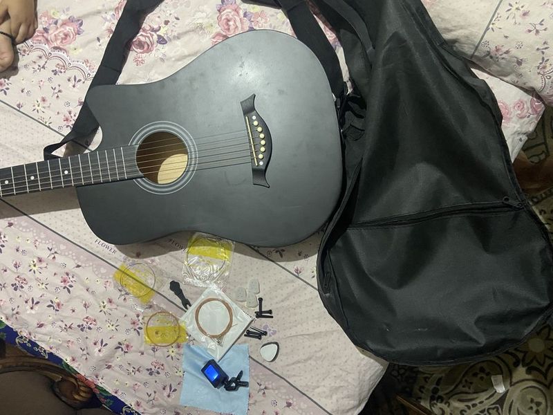 Gitara yangi edial Gitara yangi edial