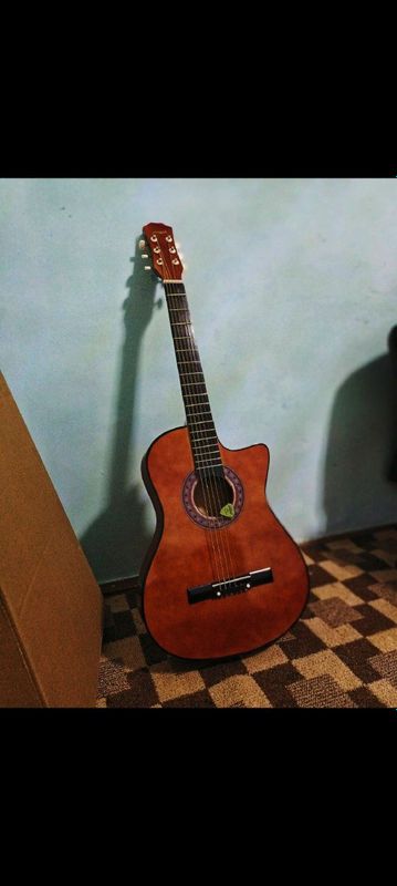 Classic gitara (qizil) Classic gitara (qizil)