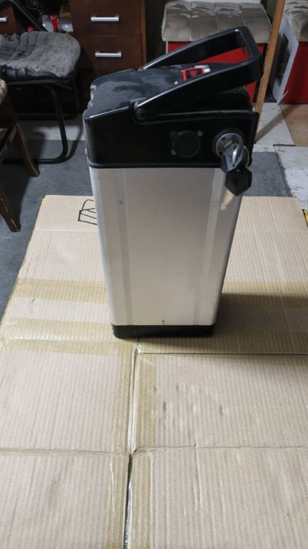 Assalomu alaykum elektrovelik akumlyatori sotiladi 800 000 kami bor Assalomu alaykum elektrovelik akumlyatori sotiladi 800 000 kami bor