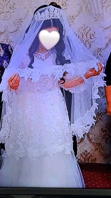 Yangi ko'ylak chaqirdi va kelin salom uchun j Yangi ko'ylak chaqirdi va kelin salom uchun j