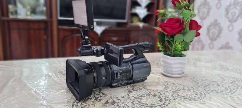 Японский видео камера SONY 2200