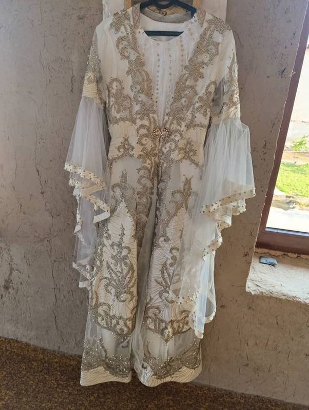 Ansabilli sotmoqchiman osezla kelishamiz Ansabilli sotmoqchiman osezla kelishamiz