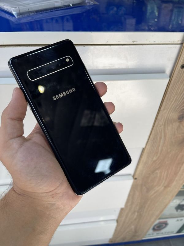 Samsung S10 5G yahshi holatda Samsung S10 5G yahshi holatda
