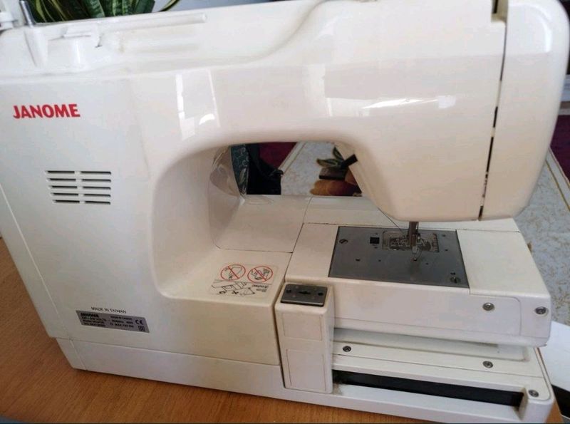 Janome вышивальная машина Janome вышивальная машина
