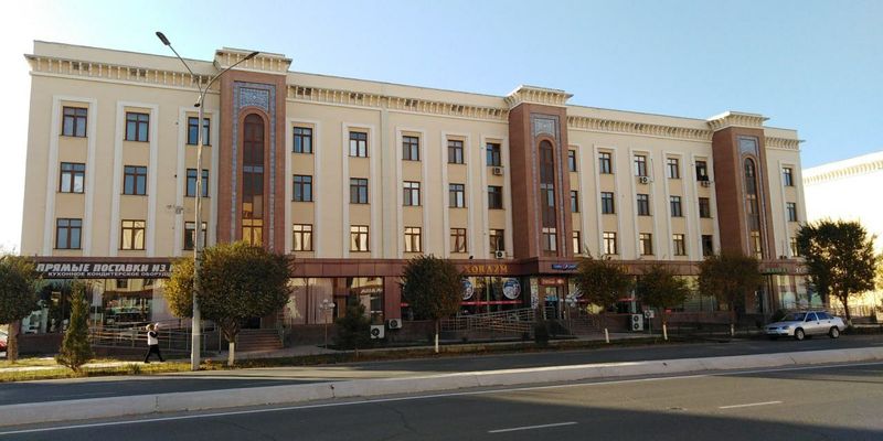 Урганч ш. Ал-хоразмий куча 56 м2 ремонтли 2 хона жихози б.н сотилади. Урганч ш. Ал-хоразмий куча 56 м2 ремонтли 2 хона жихози б.н сотилади.