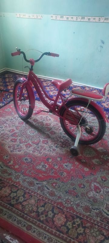 Velosaped sotiladi qizbolalar uchun Velosaped sotiladi qizbolalar uchun