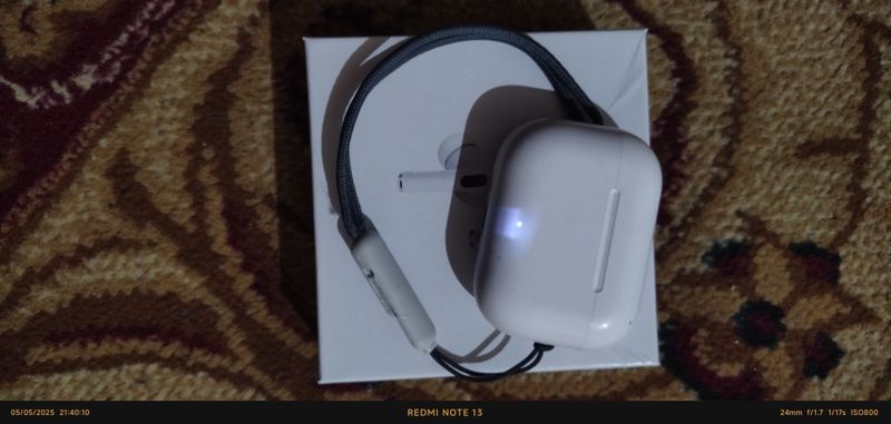 Airpods TWS holat yahshi kop ishlatlmagan Airpods TWS holat yahshi kop ishlatlmagan