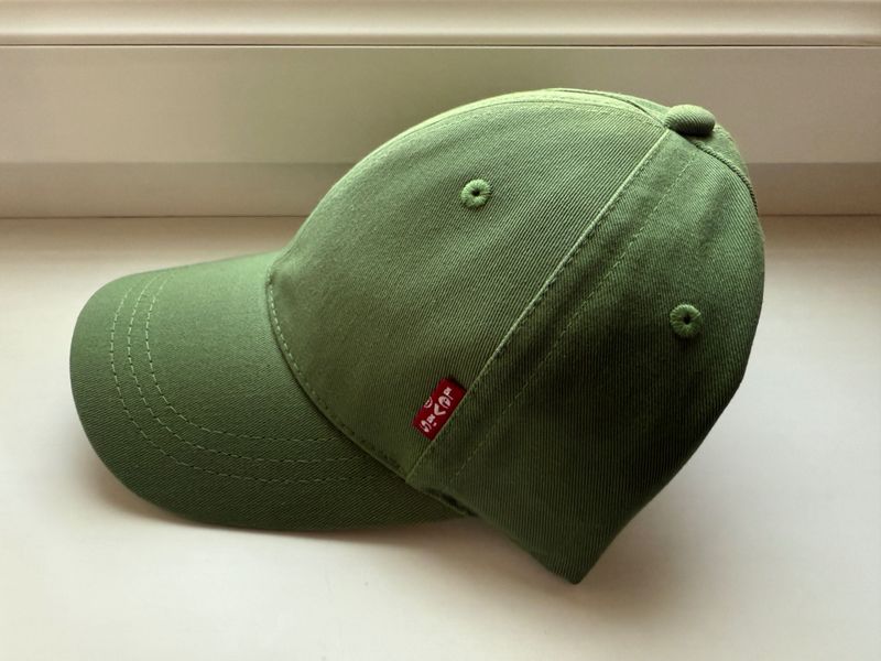 Кепки Levi’s по 250000 Кепки Levi’s по 250000