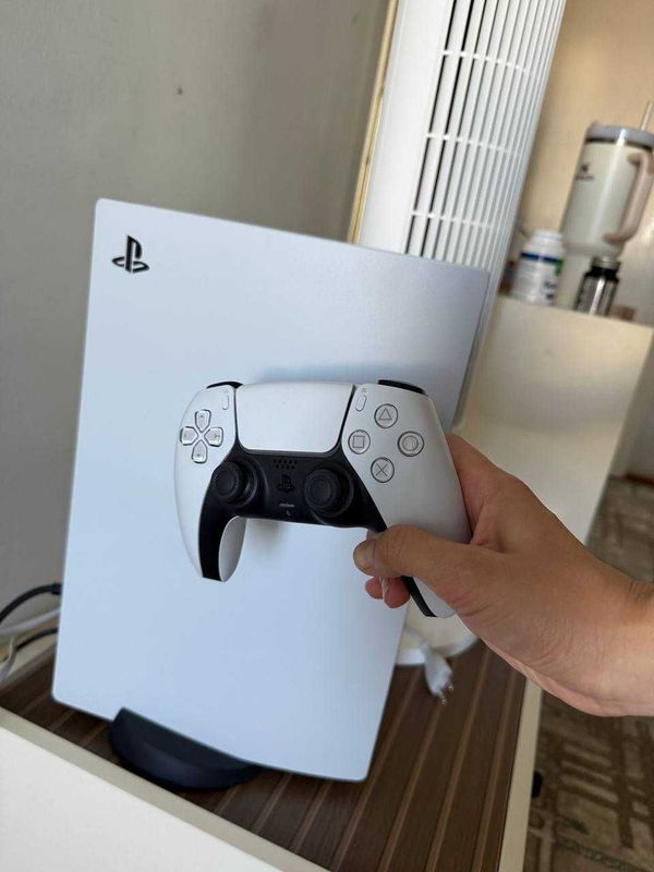 Продам PlayStation 5 с дисководом | Отличное состояние Продам PlayStation 5 с дисководом | Отличное состояние