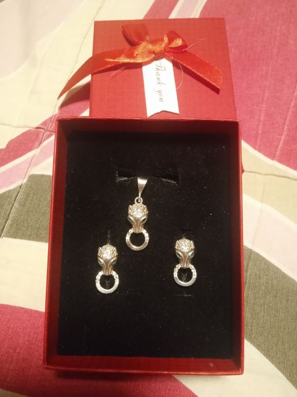 Серебряный изделия 925 Серебряный изделия 925