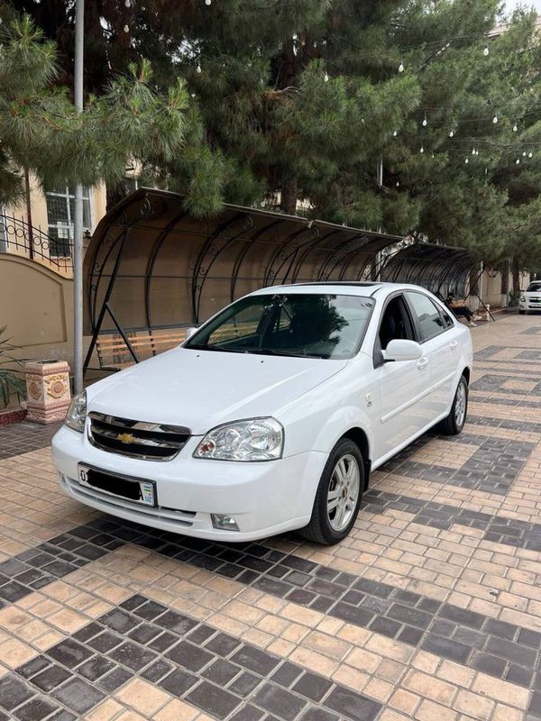 Ласетти сотилади 2009 автамат