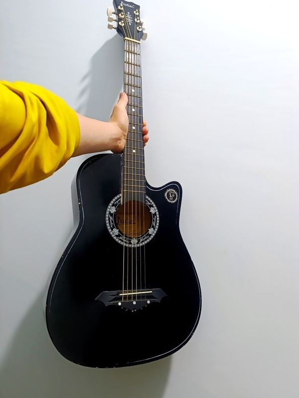 Gitara ishlatilgan Gitara ishlatilgan