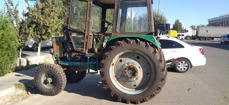 Traktor T40 balonlari yangi Traktor T40 balonlari yangi