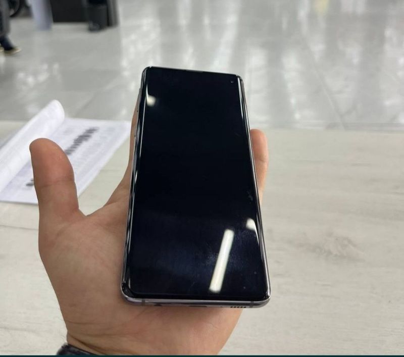 Samsung S 10. Jagdayi jaxsi, taza paydalangan aybi joq Samsung S 10. Jagdayi jaxsi, taza paydalangan aybi joq