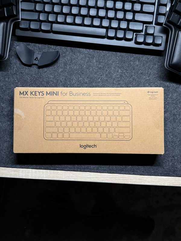 Продаю клавиатуру Logitech MX Keys Mini Продаю клавиатуру Logitech MX Keys Mini