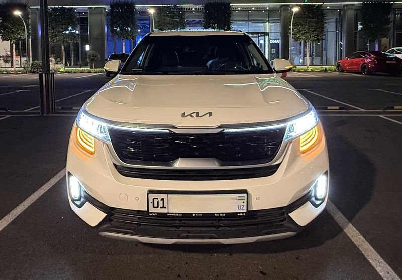 Kia Seltos 2022 года (Snow White Pearl) Kia Seltos 2022 года (Snow White Pearl)