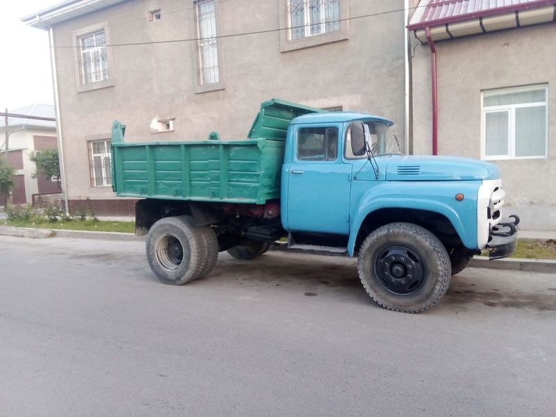 Zil sotiladi srochna Zil sotiladi srochna