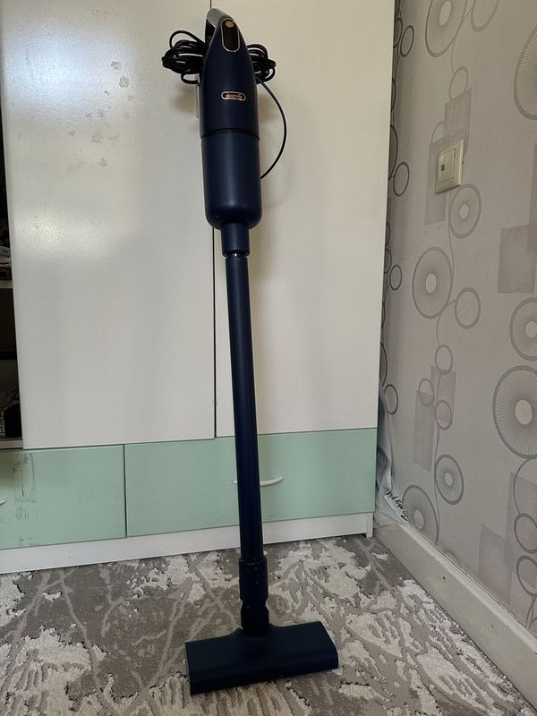 Продаётся вертикальный пылесос Deerma dx1000 Продаётся вертикальный пылесос Deerma dx1000