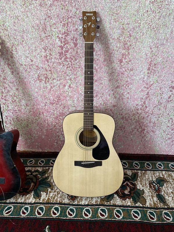 Yamaha F310 новы