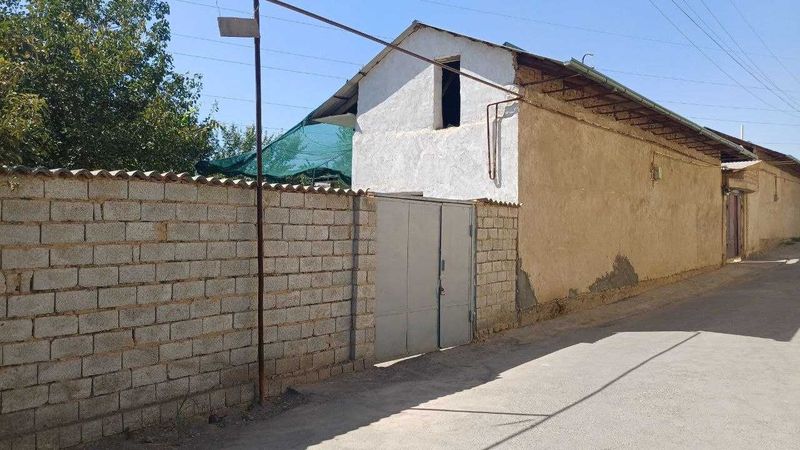 Уй сотилади Зангиота Боз Сув 6 сотих 4 хона