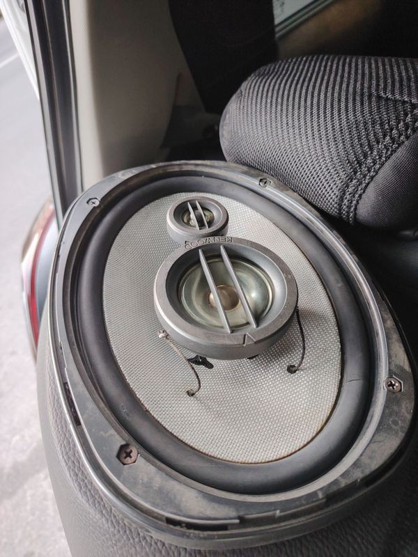 Kenwood Indonesia 718 + Усилитель 1000w 4канал Kenwood Indonesia 718 + Усилитель 1000w 4канал