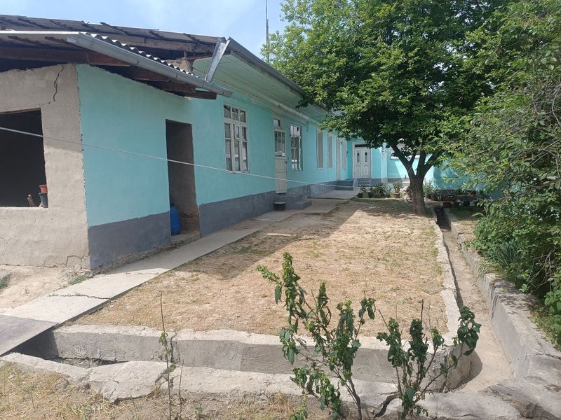 Hovli sotiladi Arzonga Hovli sotiladi Arzonga