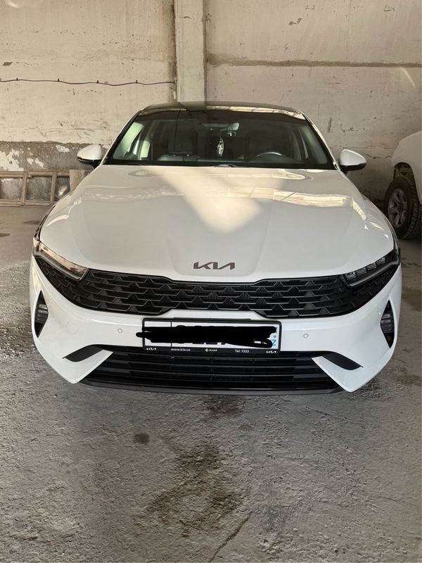 Kia k5 salondan chiqanday yangi 2023 Kia k5 salondan chiqanday yangi 2023