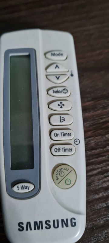 Продам пульт от кондиционера Samsung 0.9. Продам пульт от кондиционера Samsung 0.9.
