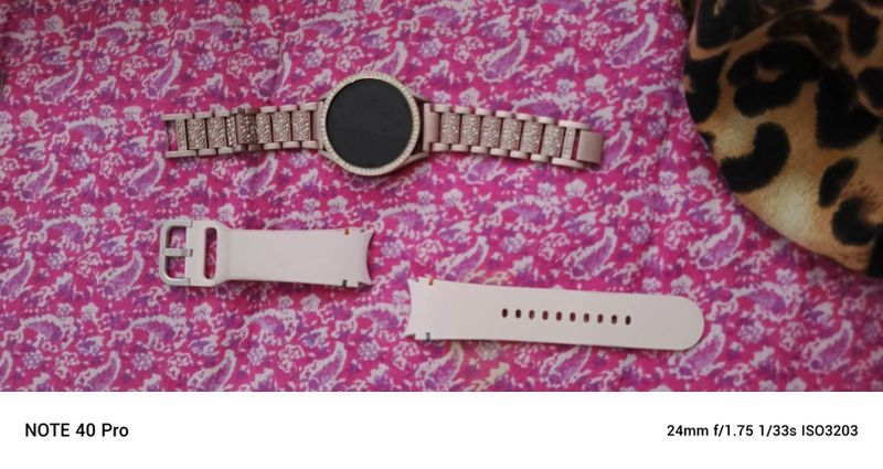 Соат сотилади Samsung Galaxy Watch Fee rangi pushti Соат сотилади Samsung Galaxy Watch Fee rangi pushti