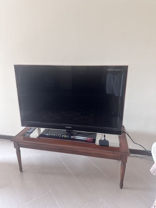 Прлдам Samsung tv LA46A850S1RXZN