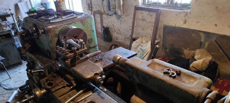 Продается Токарный станок 35 млн. Цена договорная
